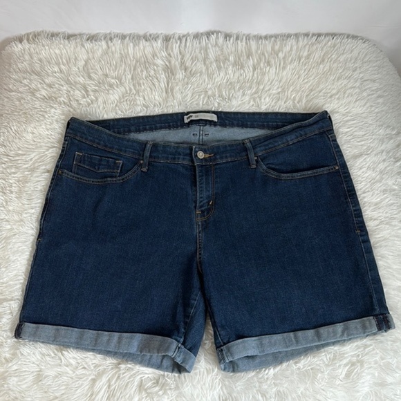 Levi’s Dark Blue Denim Cuffed Jean Shorts - Picture 1 of 10